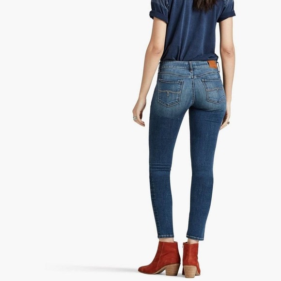 Lucky Brand Lolita Capri Medium Blue Denim Jeans Size 6/28 - Picture 3 of 6